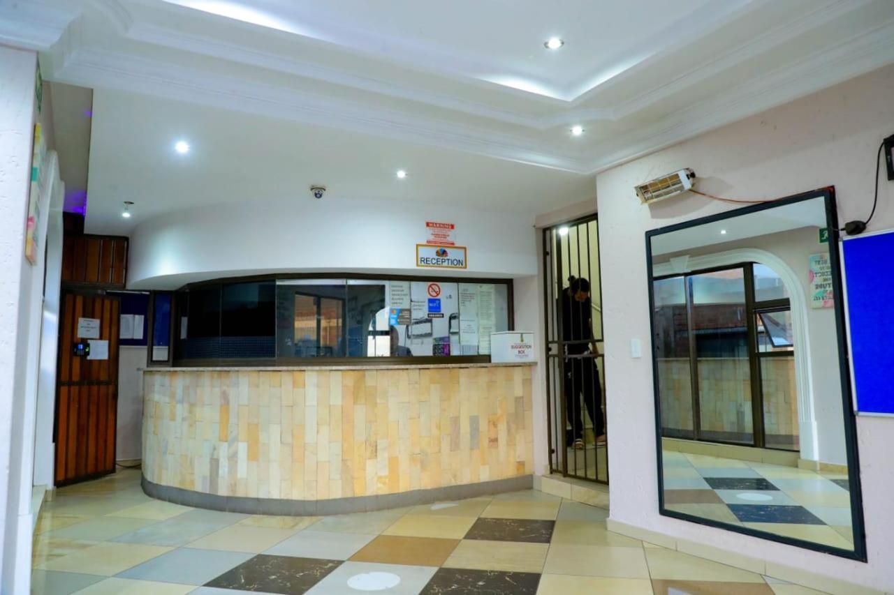 Yeoville Hotel Johannesburg Exterior photo